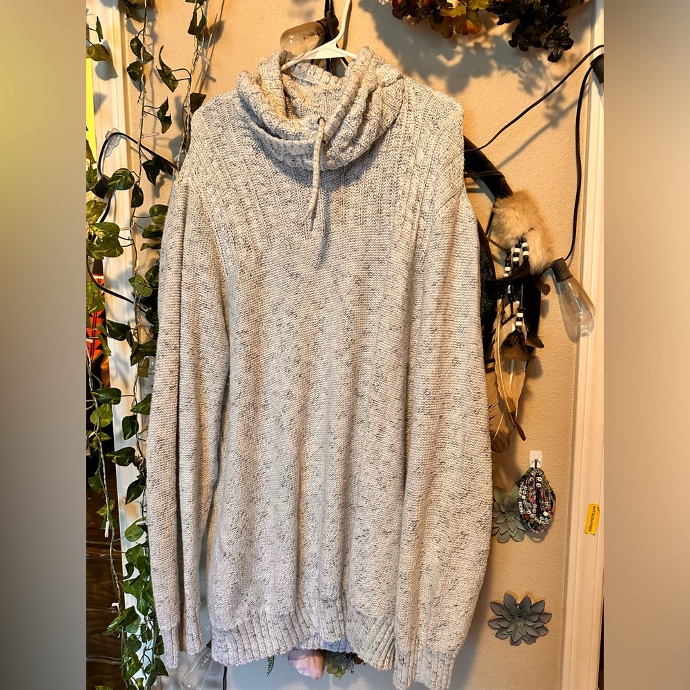 Commerce sweater